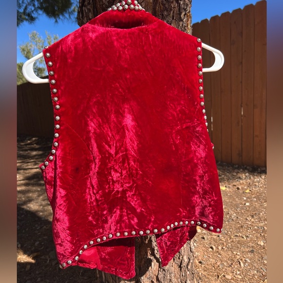 Double D Ranch red velvet western vest - Picture 2 of 8